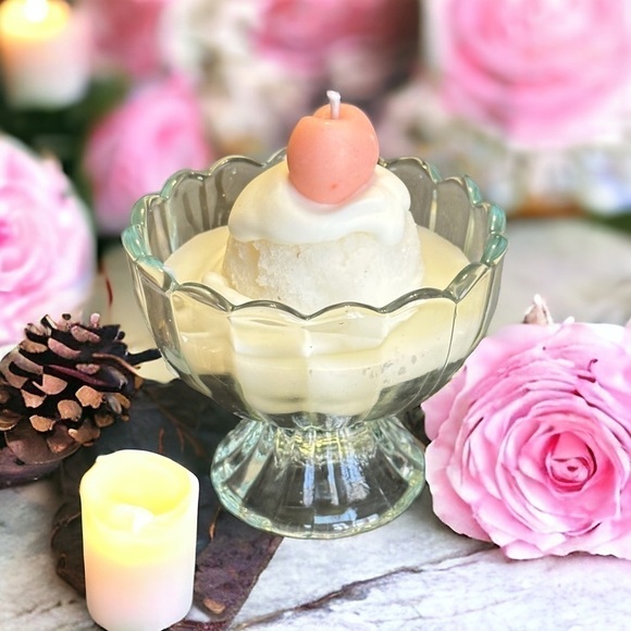 ⚠️SALE Candle // Handmade Vanilla Ice Cream Shaped Candle SEND OFFERS🥳 - Picture 4 of 5